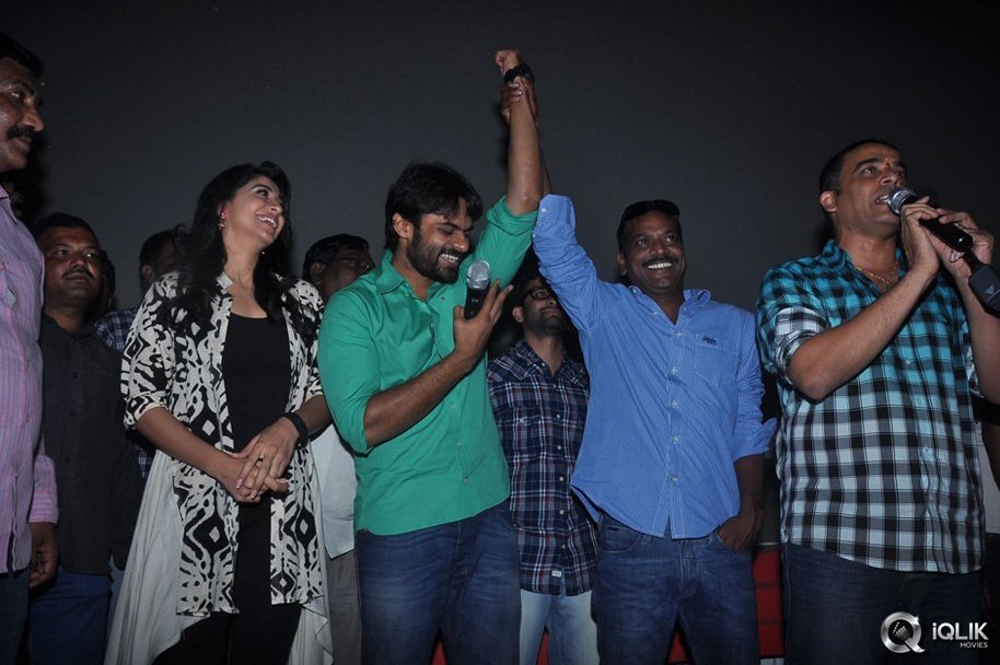 Pilla-Nuvvu-Leni-Jeevitham-Movie-Team-Visits-Viswanath-Theatre